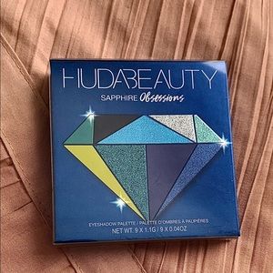 HUDA BEAUTY Obsessions Eyeshadow Palette: Sapphire